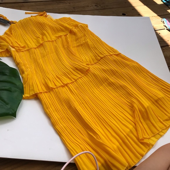 NWT $165 Romeo & Juliet yellow dress - Picture 7 of 7